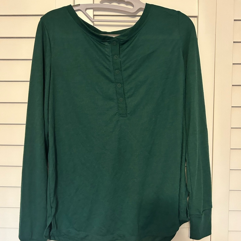 Stars Above Green L sleep shirt